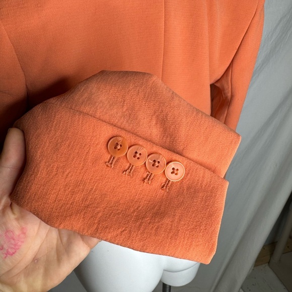 NWT Express Peachy Cropped Shoulder Padded Blazer Size Medium - Picture 4 of 5